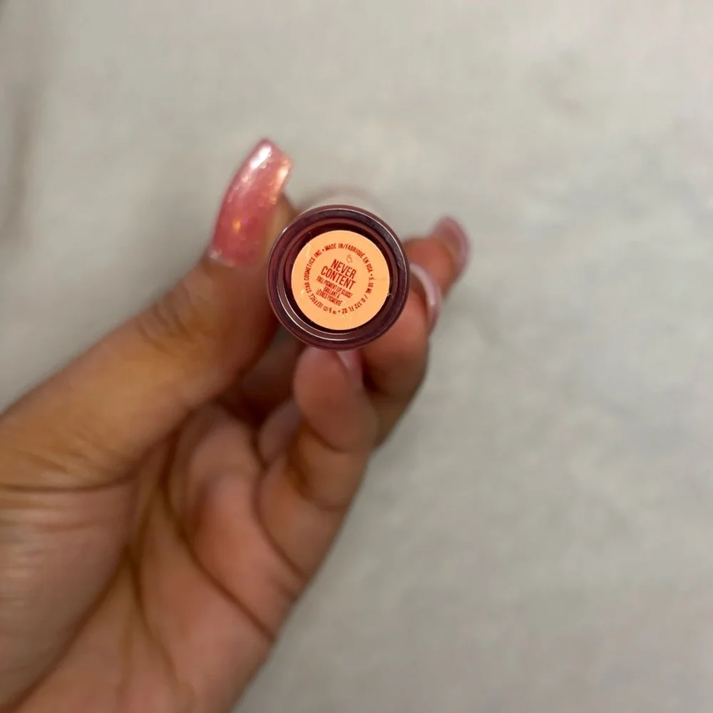 Limited Edition Jeffree Star Supreme Gloss- Never Content (Nude Brown) New! HTF